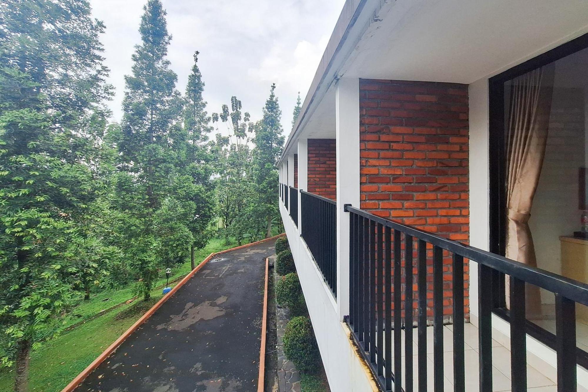 Reddoorz Resort At Tridaya Cisarua Puncak Bagian luar foto