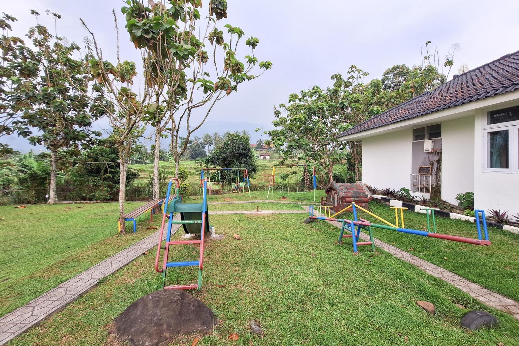 Reddoorz Resort At Tridaya Cisarua Puncak Bagian luar foto
